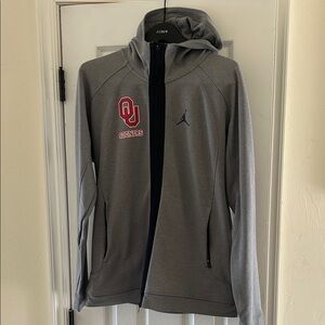 OU OKLAHOMA SOONERS JORDAN SLIM FIT ZIP UP JACKET - LARGE